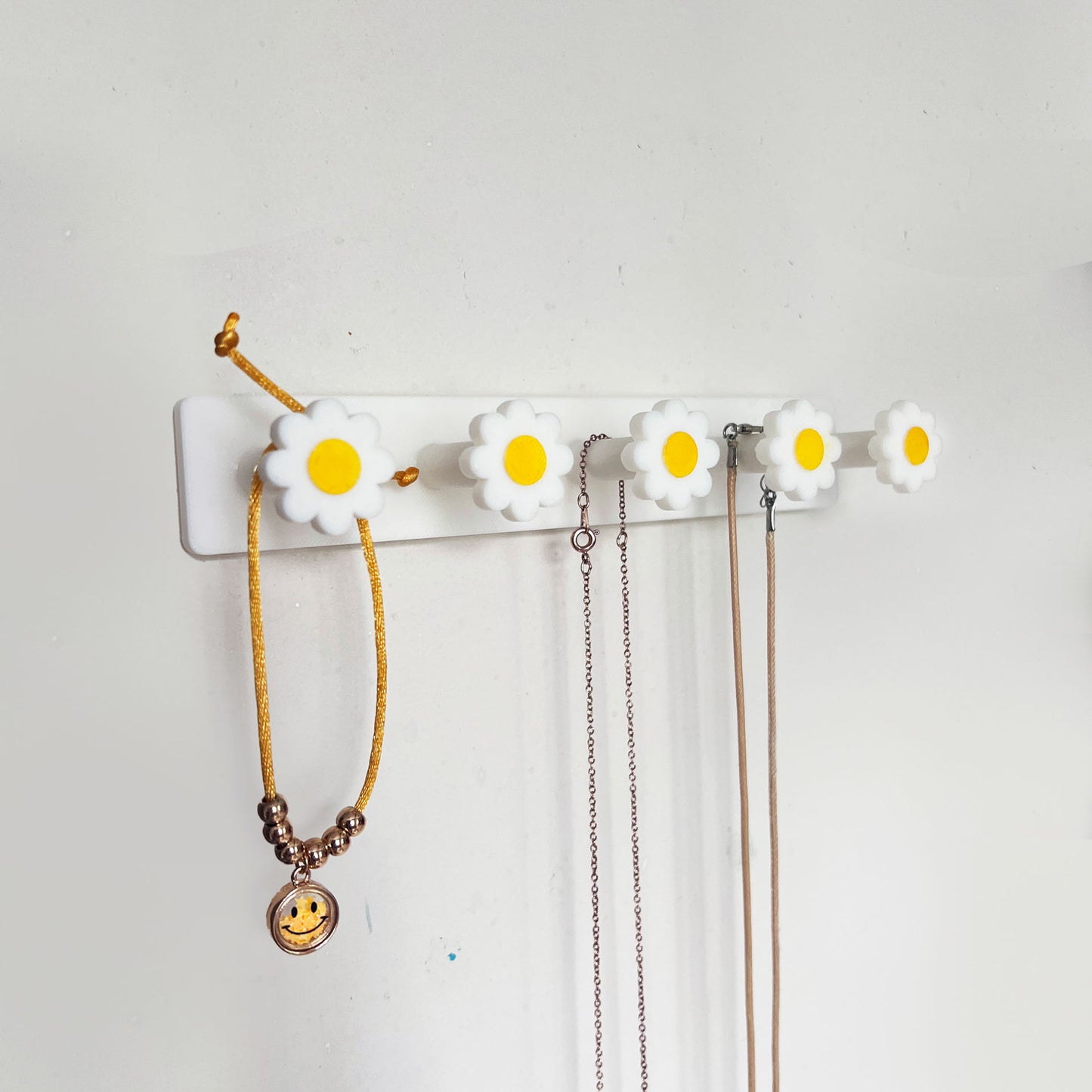 Daisy shaped Scrunchie holder and jewlery display Wall mounted rack